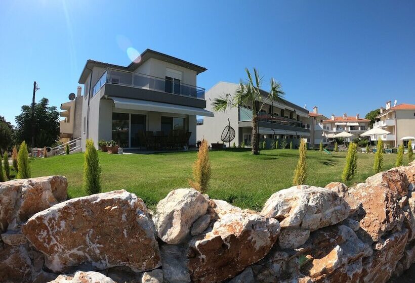 Finikas Garden Beach Resort Nikiti