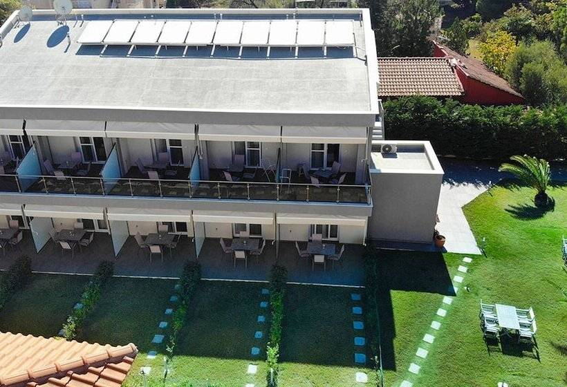 Finikas Garden Beach Resort Nikiti