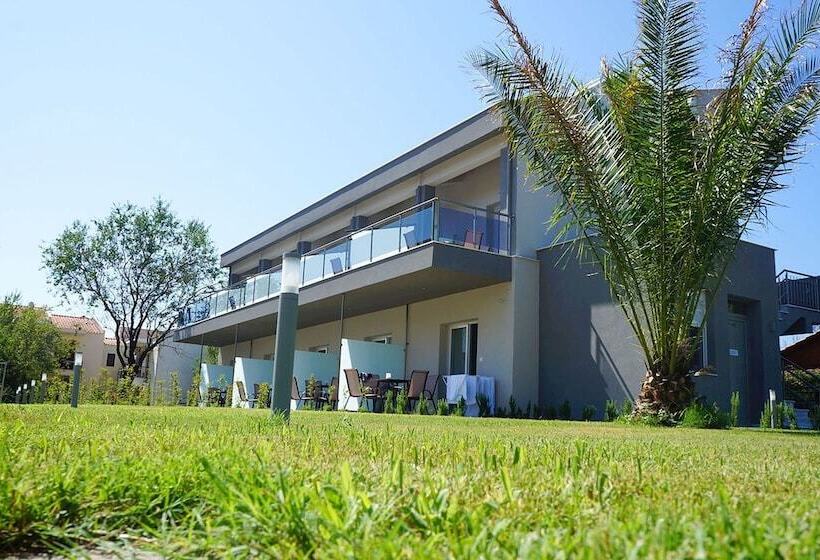 Finikas Garden Beach Resort Nikiti