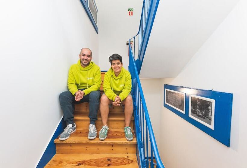 Help Yourself Hostels  Parede