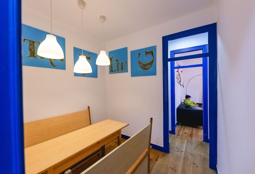 Help Yourself Hostels  Parede