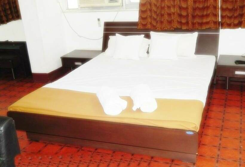 בית מלון כפרי Ashapura International By Zingo