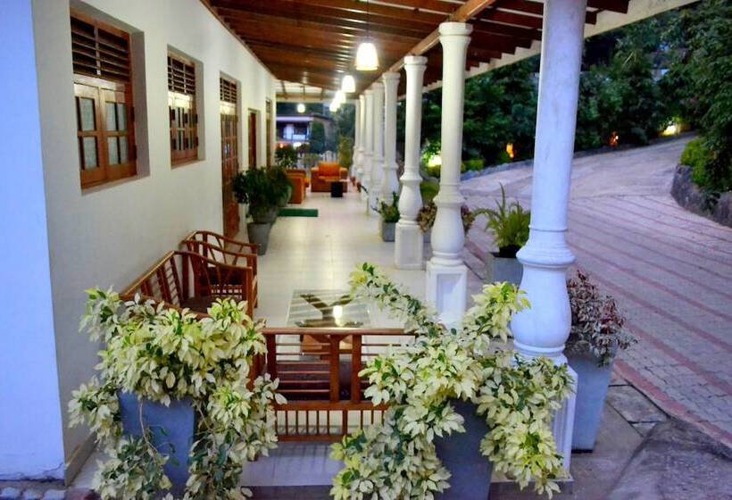 酒店 Capital Regency