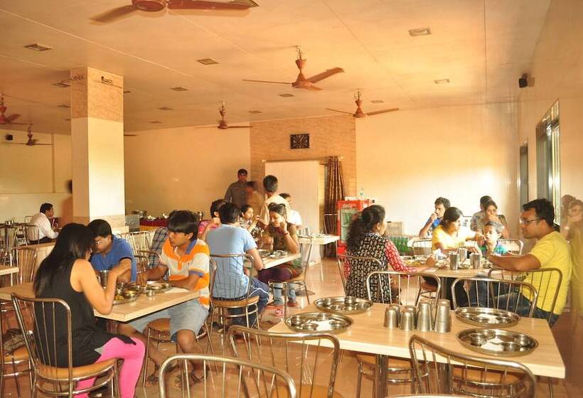 호텔 Gujarat Bhavan