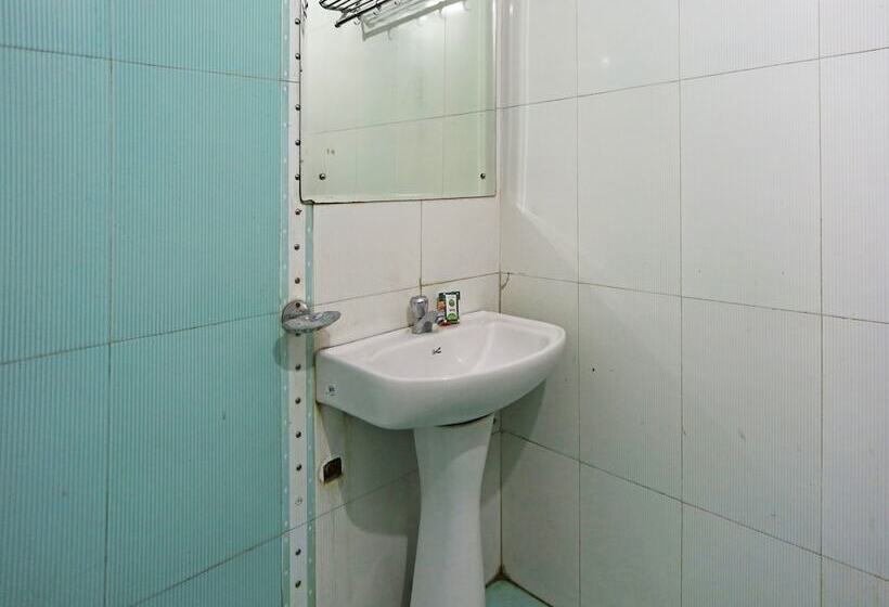 בית מלון כפרי Orchid Inn