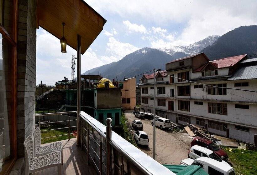 هتل Himachal Heights