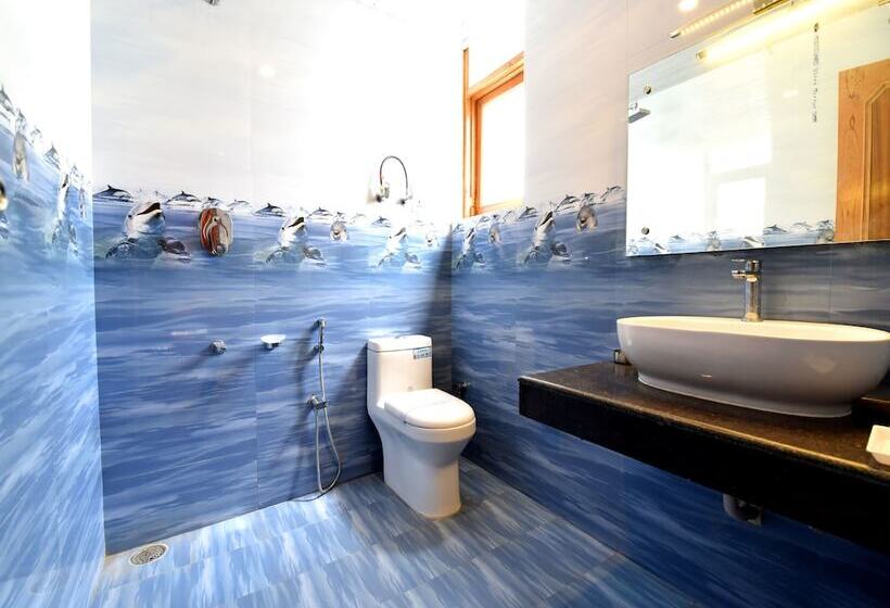 هتل Himachal Heights