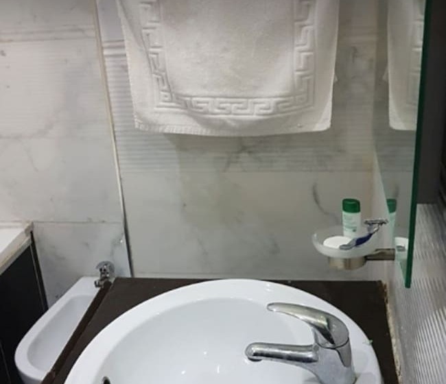 هتل روستایی Hôtel De La Vallée Chlef