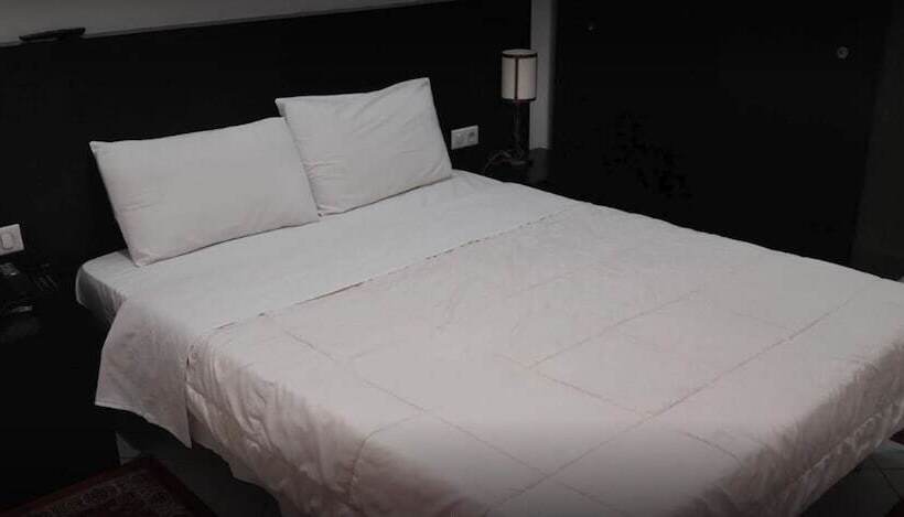 هتل روستایی Hôtel De La Vallée Chlef