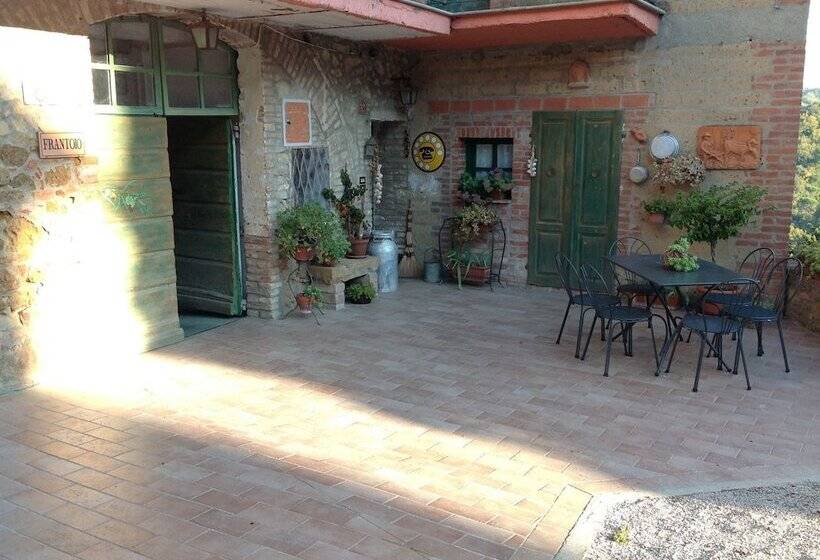 فندق ريفى La Romita Ospitalità Rurale Familiare