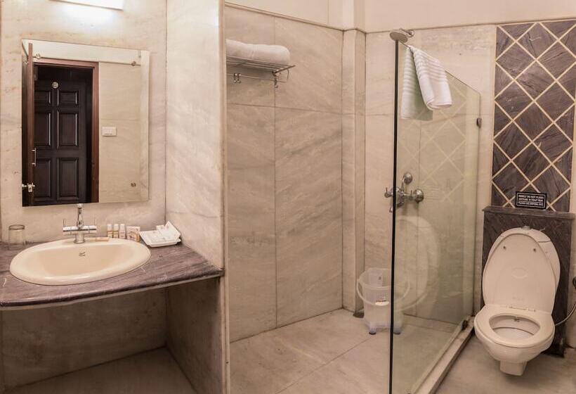 בית מלון כפרי Seven Oaks