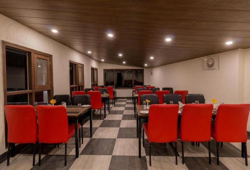 בית מלון כפרי Seven Oaks