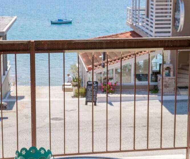 Отель Stella Rooms Tolo