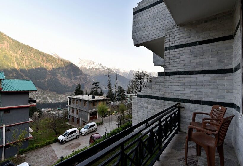 هتل The Manali Lodge By Oyo Rooms
