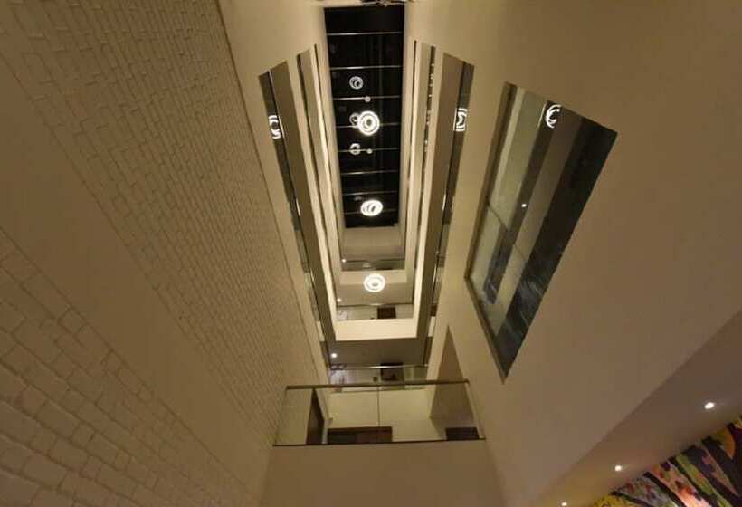 فندق Vivid A Boutique