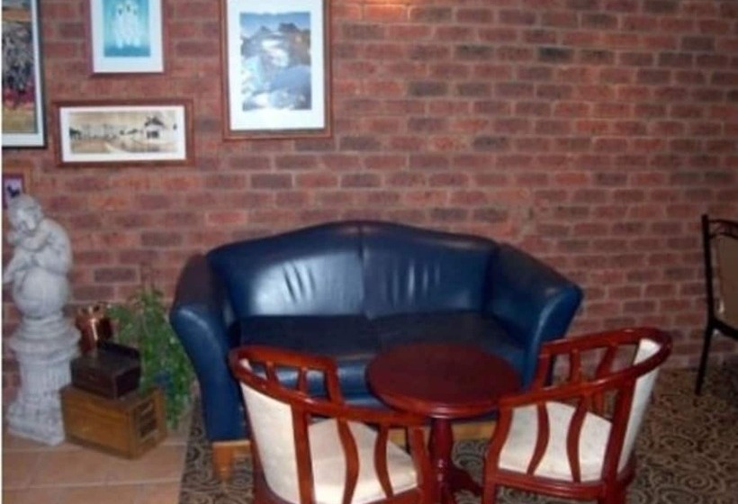 מוטל Condobolin Motor Inn