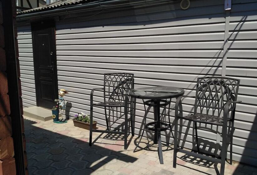 Olvia Guesthouse   Hostel