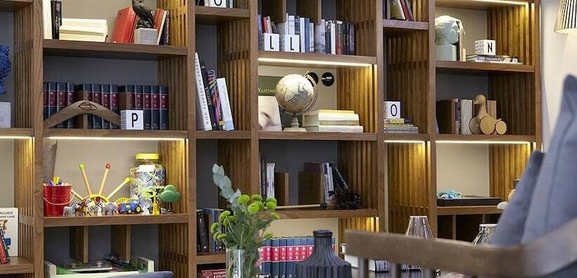 Пансион Apollon Library Suites