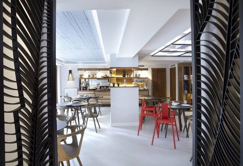 Пансион Apollon Library Suites