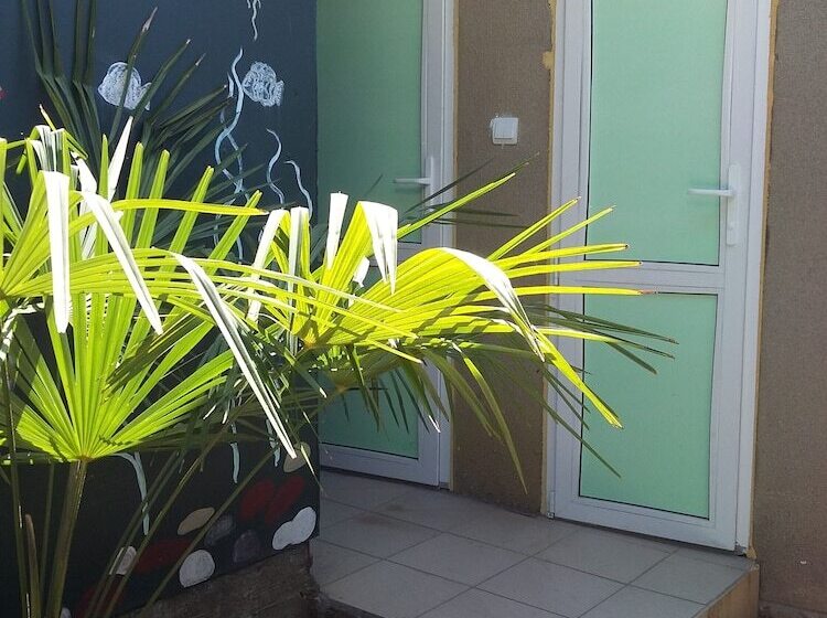 پانسیون Guest House Mishlen