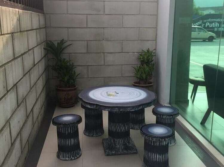 פנסיון One Plus One Boutique Residence