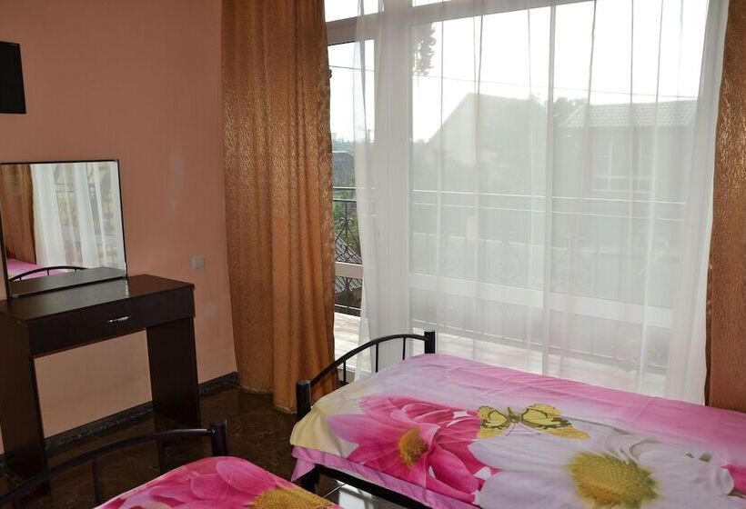 پانسیون Sunrise Villa