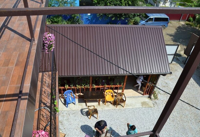 پانسیون Sunrise Villa