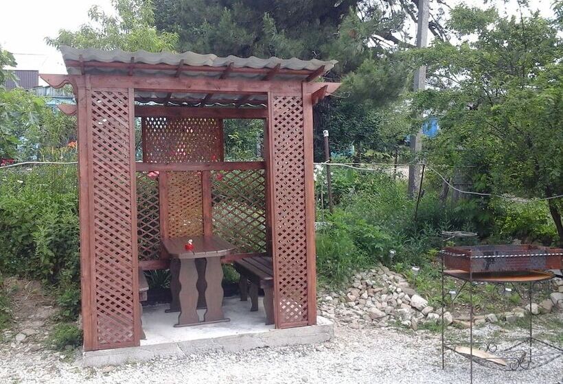 پانسیون Sunrise Villa