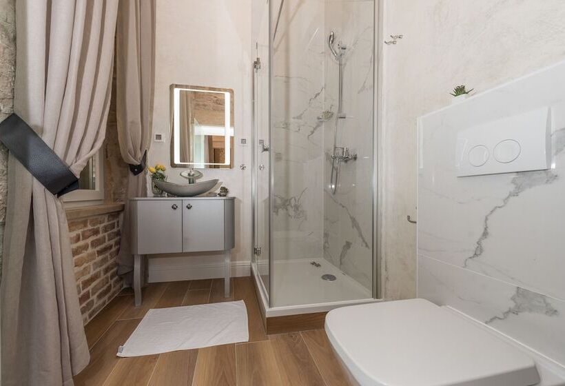 بنسيون Zara Palace   Design Rooms