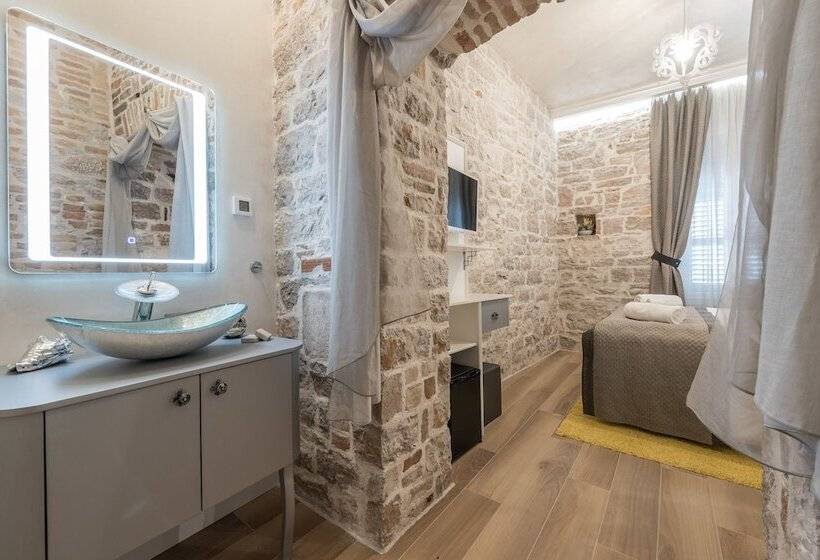 بنسيون Zara Palace   Design Rooms