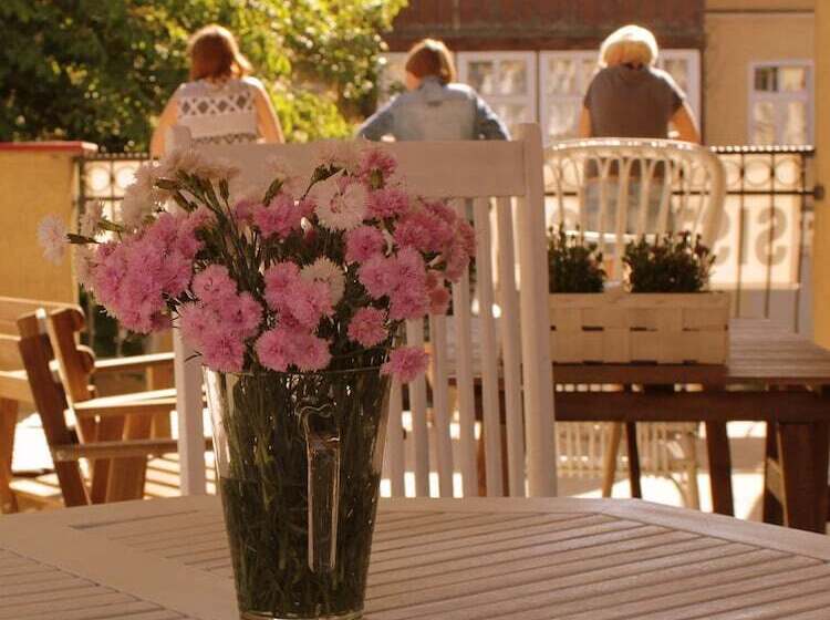 Sisters Lodge Hostel