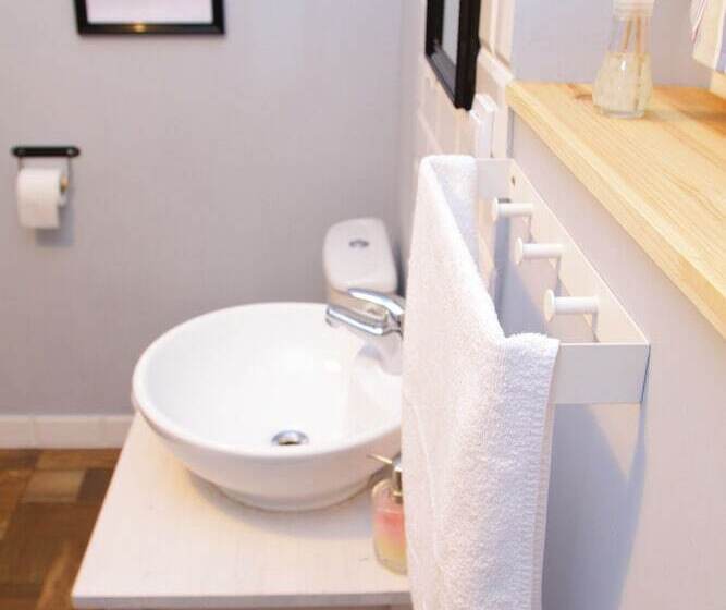 Sisters Lodge Hostel