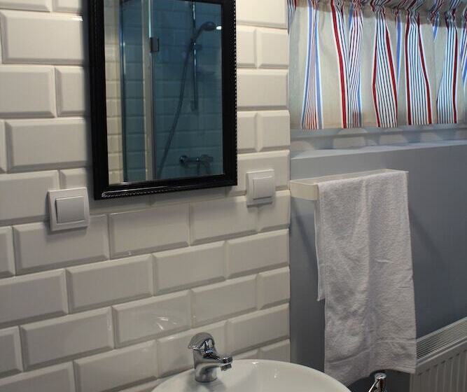 Sisters Lodge Hostel