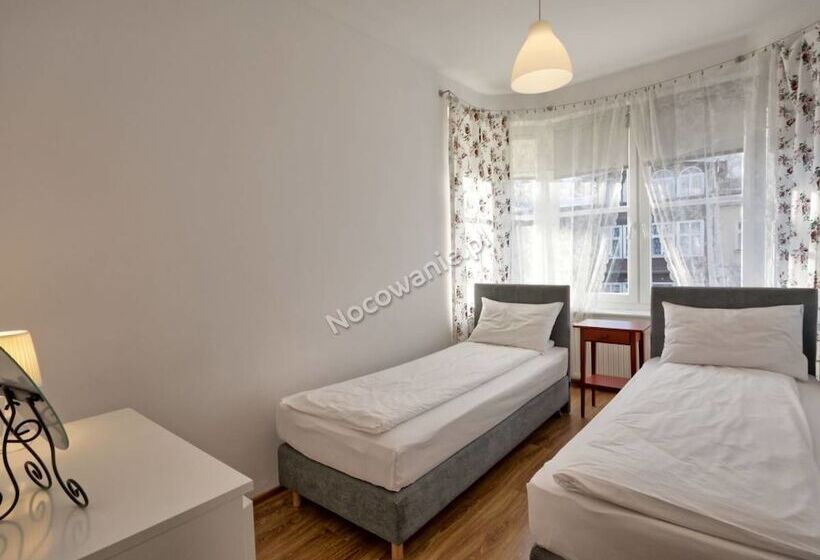 Sisters Lodge Hostel