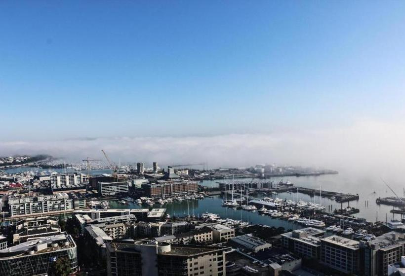 Seaview Penthouse With Free Parking