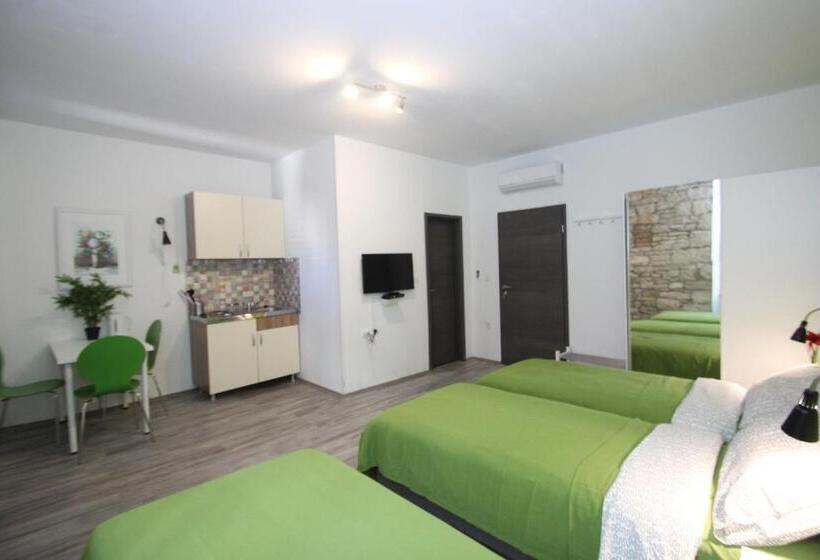 Top Center Rooms & Studio