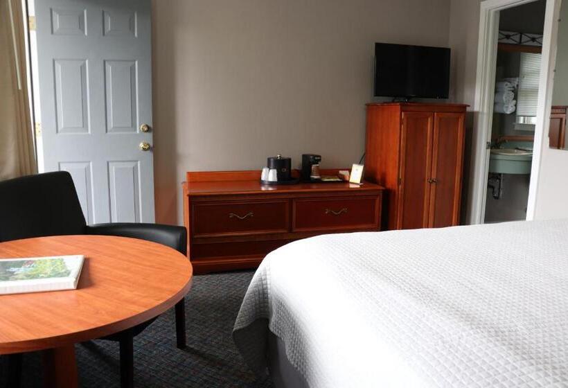 Admiral Motel