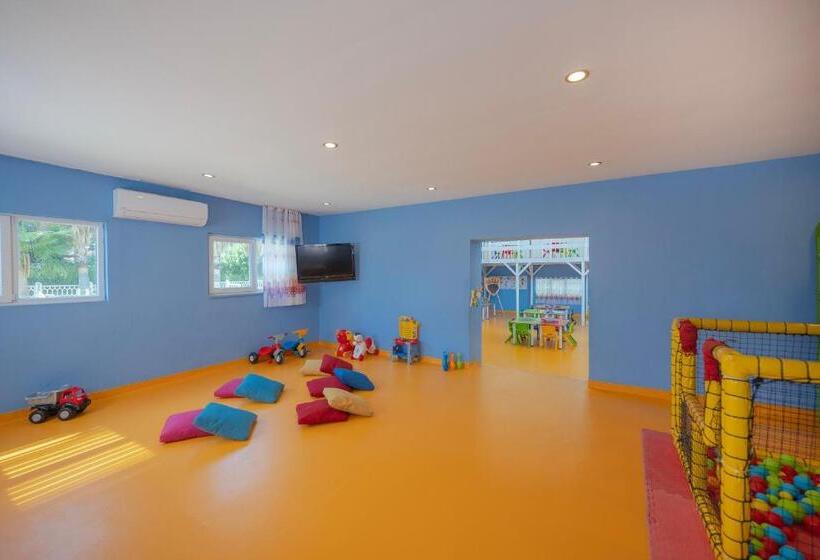 Adora Hotel & Resort