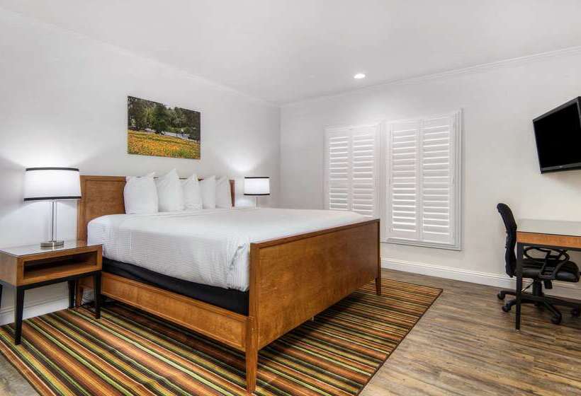 Aggie Inn, Ascend Hotel Collection