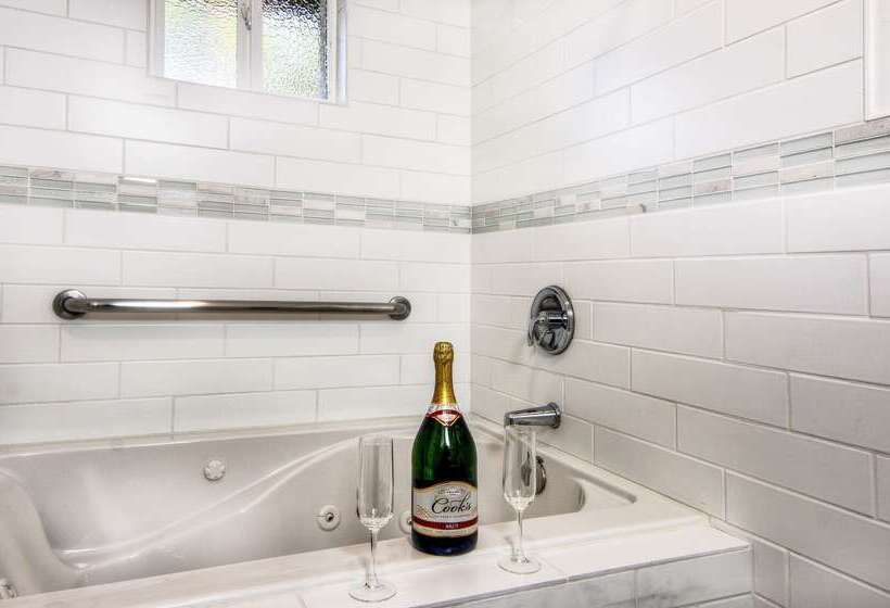 Aggie Inn, Ascend Hotel Collection