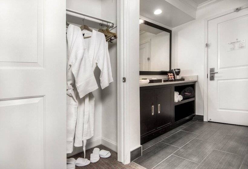 Aggie Inn, Ascend Hotel Collection