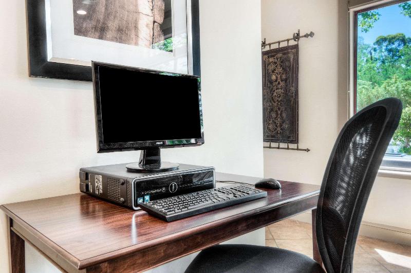 Aggie Inn, Ascend Hotel Collection