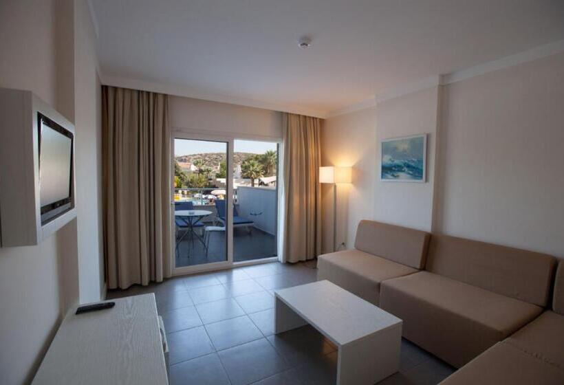 Batıhan Beach Resort & Spa