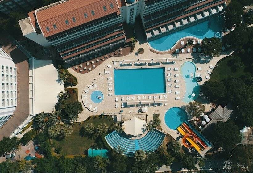 Batıhan Beach Resort & Spa