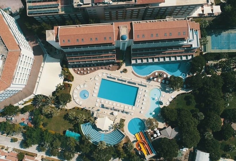 Batıhan Beach Resort & Spa