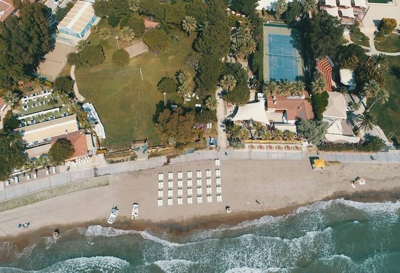 Batıhan Beach Resort & Spa