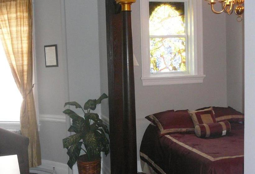 בית מלון כפרי 463 Beacon Street Guest House