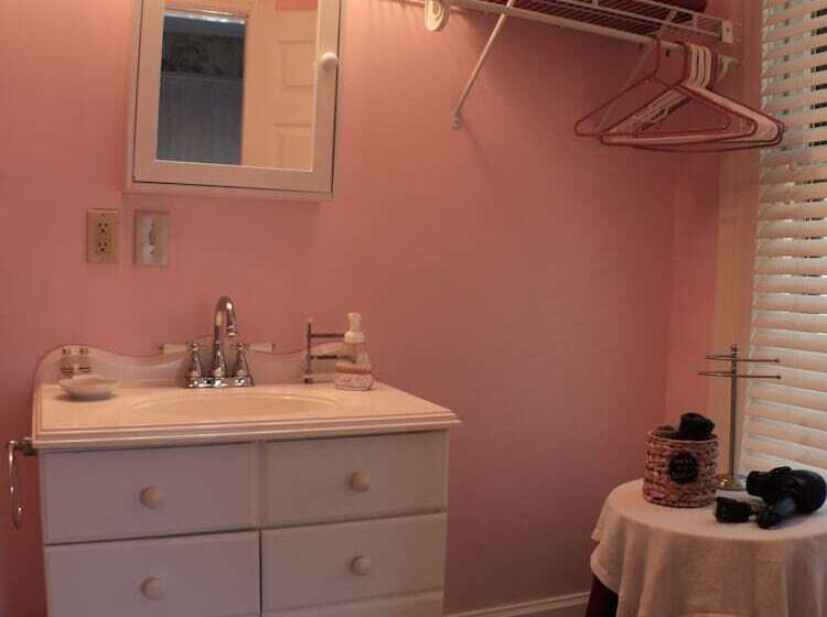 בית מלון כפרי 50 Lincoln Short North Bed & Breakfast