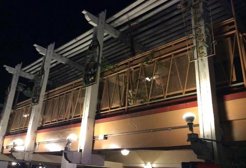 호텔 777 Motor Inn