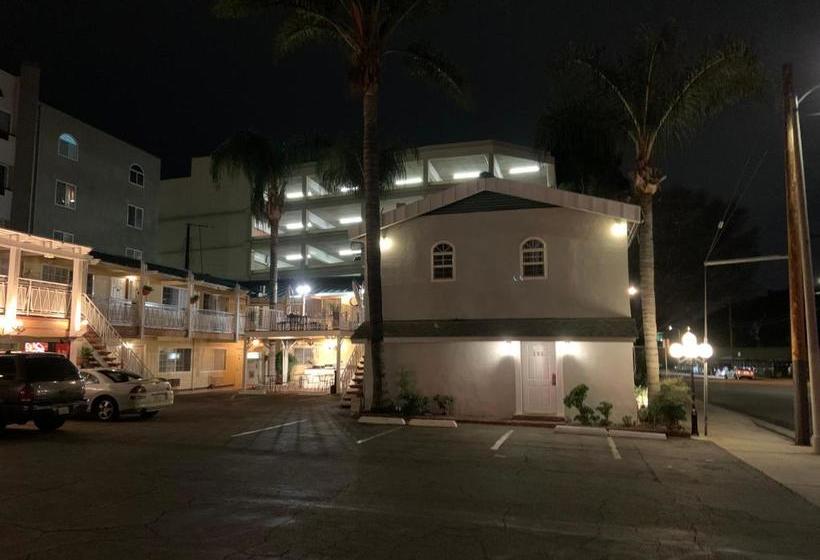 호텔 777 Motor Inn